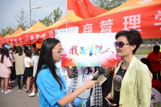 新生及家长采访 (1).JPG